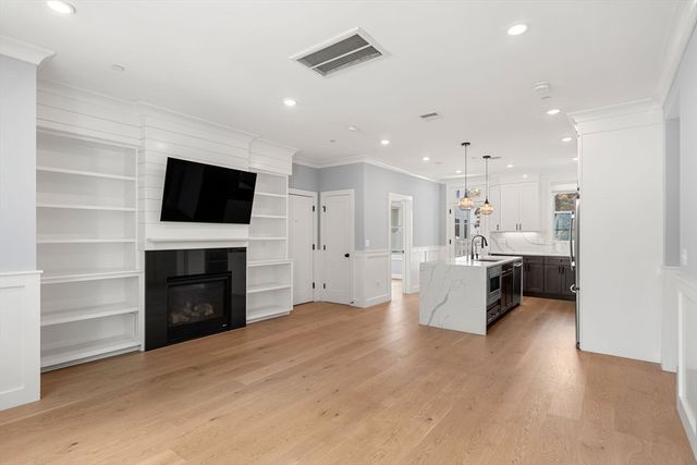 113 Beacon Street B, Somerville, MA 02143