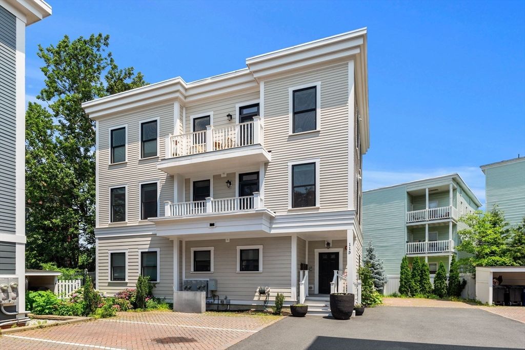 113 Beacon Street B, Somerville, MA 02143