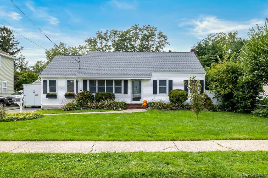 627 6th Street, East Northport, NY 11731 — exterior