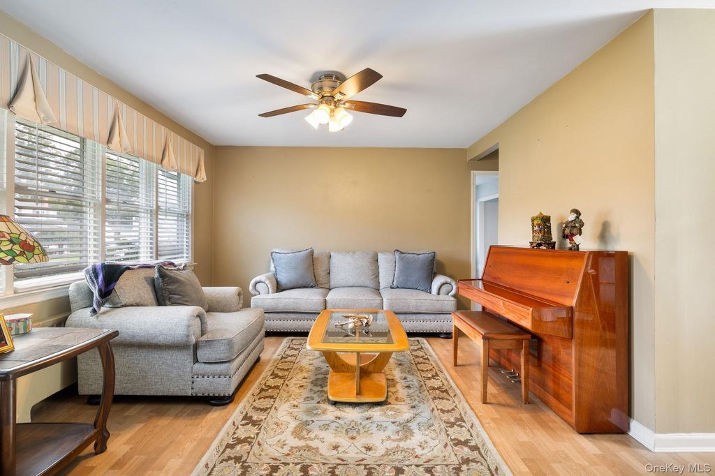 627 6th Street, East Northport, NY 11731 — photo 4