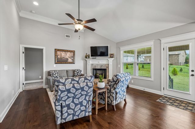 208 Ernest Dr, Lebanon, TN 37087