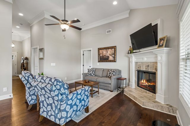 208 Ernest Dr, Lebanon, TN 37087