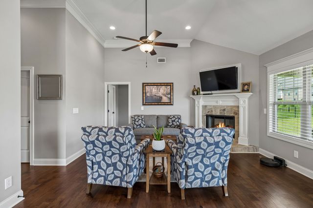 208 Ernest Dr, Lebanon, TN 37087
