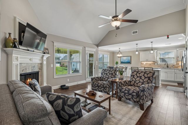208 Ernest Dr, Lebanon, TN 37087
