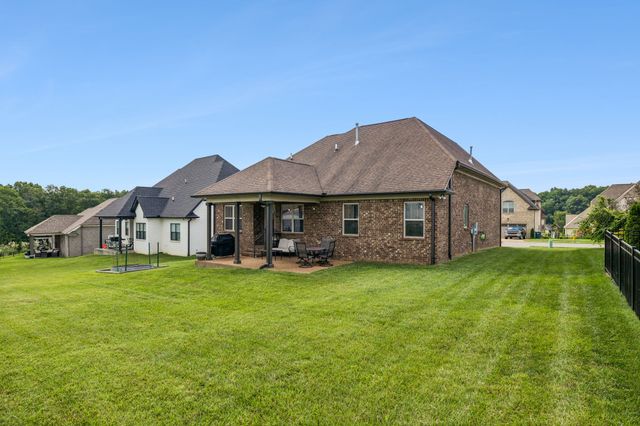 208 Ernest Dr, Lebanon, TN 37087