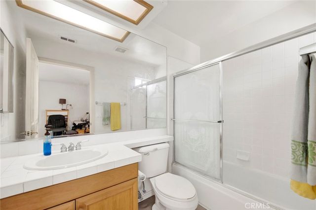 5936 Vista De La Luz, Woodland Hills, CA 91367