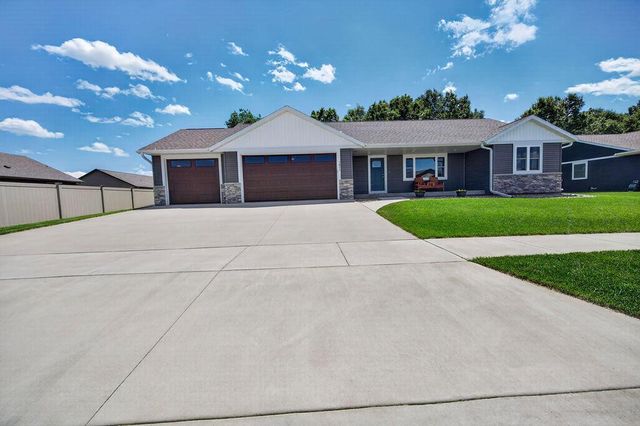 1822 Brooklyn PLACE, Holmen, WI 54636