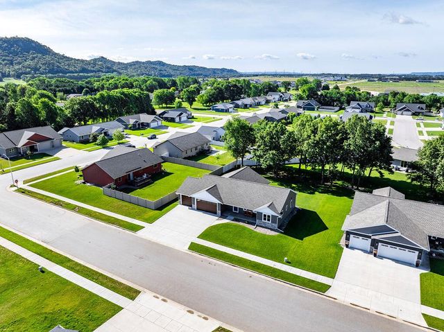 1822 Brooklyn PLACE, Holmen, WI 54636