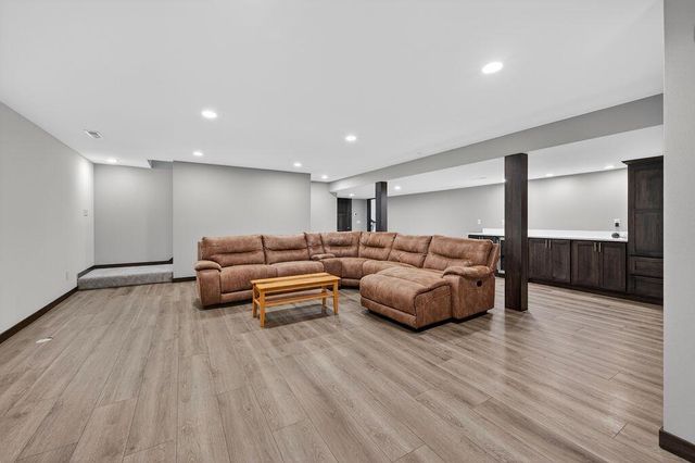 1822 Brooklyn PLACE, Holmen, WI 54636