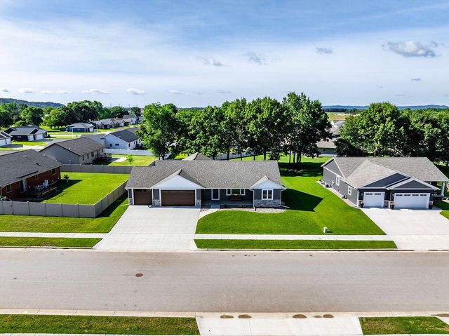 1822 Brooklyn PLACE, Holmen, WI 54636