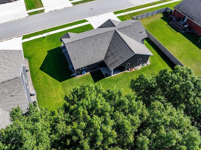 1822 Brooklyn PLACE, Holmen, WI 54636