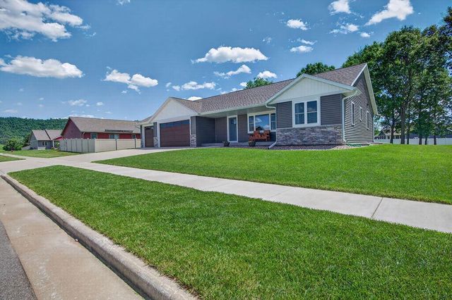1822 Brooklyn PLACE, Holmen, WI 54636
