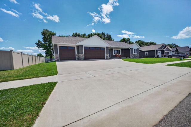 1822 Brooklyn PLACE, Holmen, WI 54636