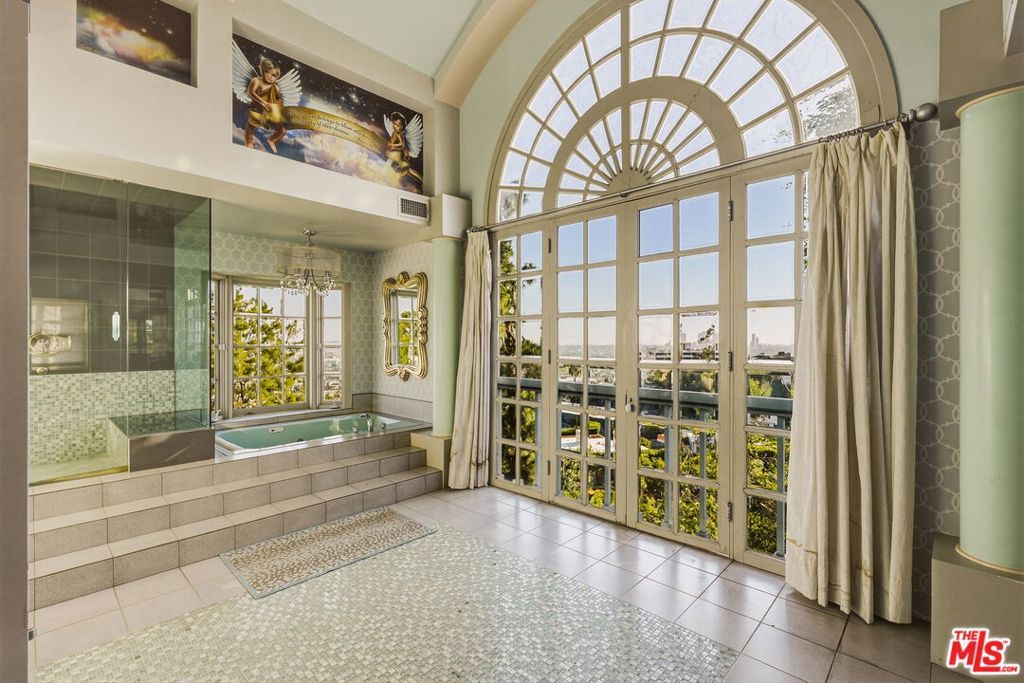 Image 21 of property listing at 1350 Belfast Drive, Los Angeles, CA 90069