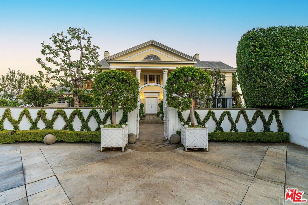 Image 3 of property listing at 1350 Belfast Drive, Los Angeles, CA 90069