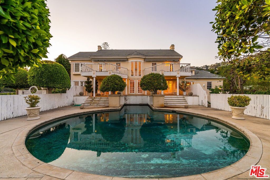 Image 34 of property listing at 1350 Belfast Drive, Los Angeles, CA 90069