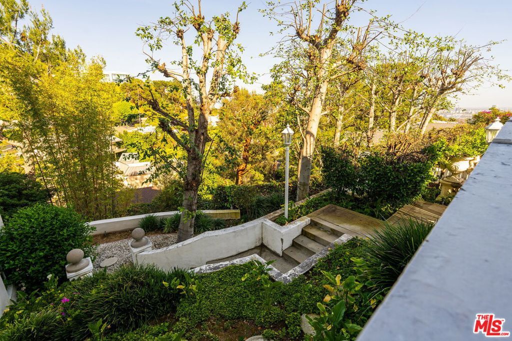 Image 35 of property listing at 1350 Belfast Drive, Los Angeles, CA 90069