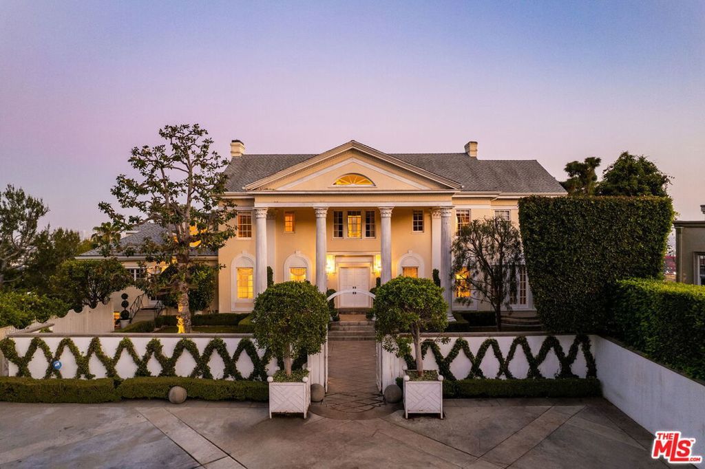 Image 4 of property listing at 1350 Belfast Drive, Los Angeles, CA 90069