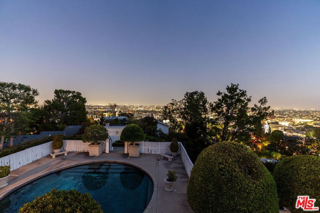 Image 41 of property listing at 1350 Belfast Drive, Los Angeles, CA 90069