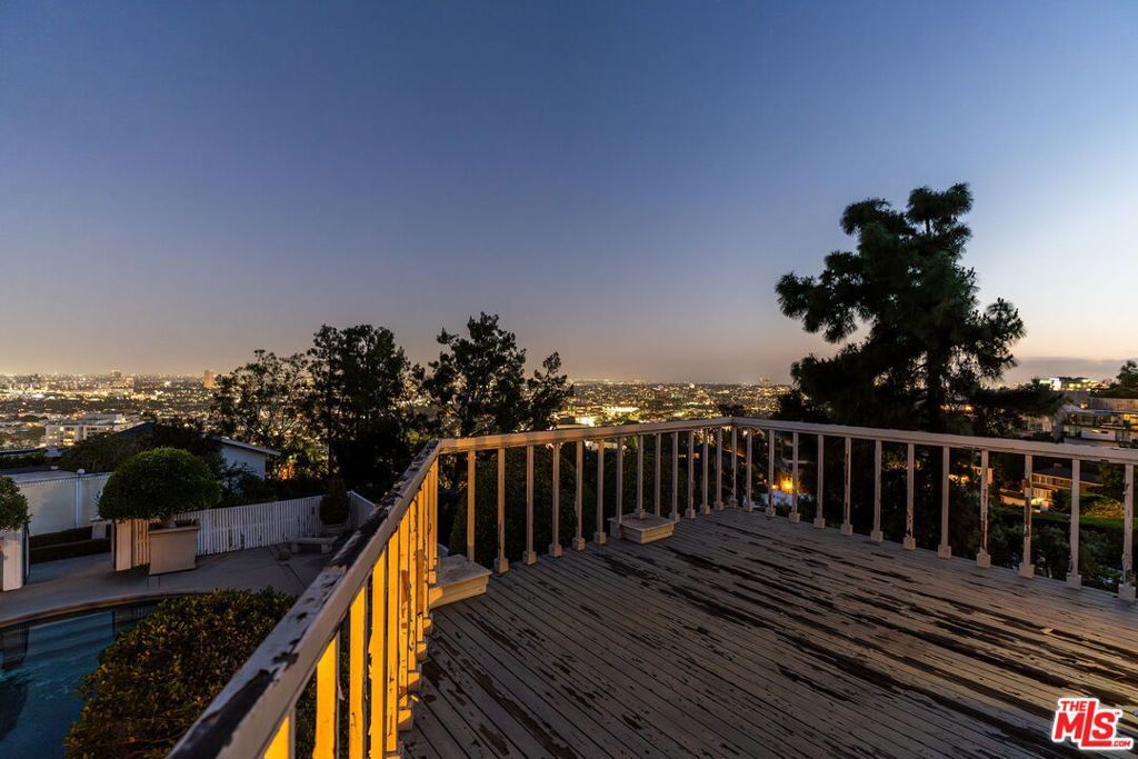 Image 44 of property listing at 1350 Belfast Drive, Los Angeles, CA 90069