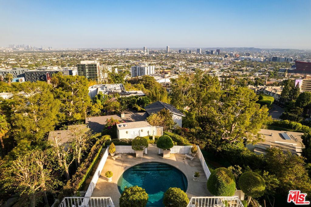 Image 49 of property listing at 1350 Belfast Drive, Los Angeles, CA 90069