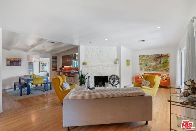 5507 Van Noord Avenue, Van Nuys, CA 91401