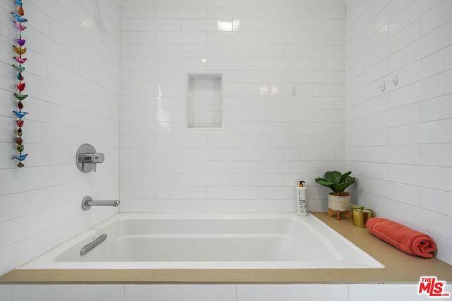 5507 Van Noord Avenue, Van Nuys, CA 91401
