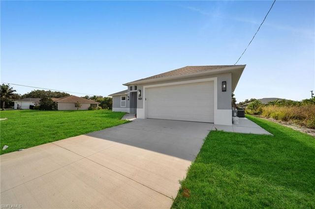 4201 7th ST SW, Lehigh Acres, FL 33976