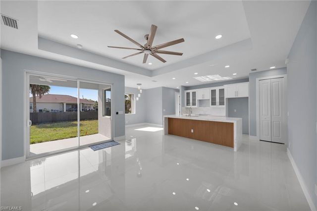 4201 7th ST SW, Lehigh Acres, FL 33976