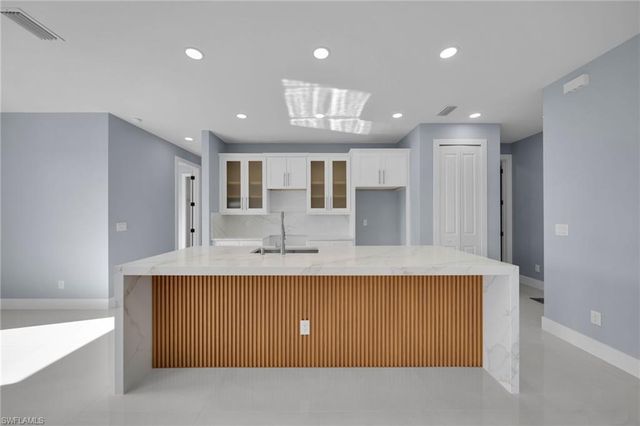 4201 7th ST SW, Lehigh Acres, FL 33976