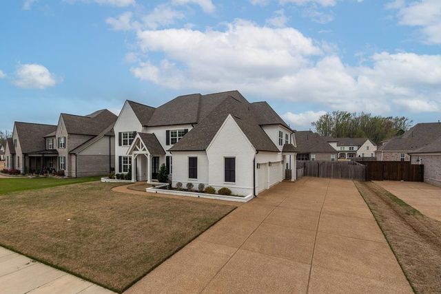 4917 MAPLE WALK DR, Lakeland, TN 38002