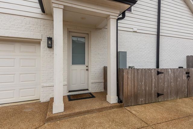 4917 MAPLE WALK DR, Lakeland, TN 38002