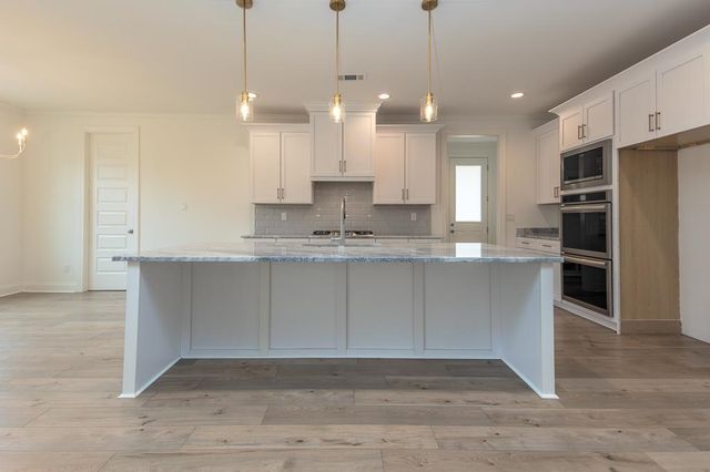 4917 MAPLE WALK DR, Lakeland, TN 38002