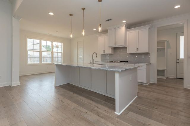 4917 MAPLE WALK DR, Lakeland, TN 38002