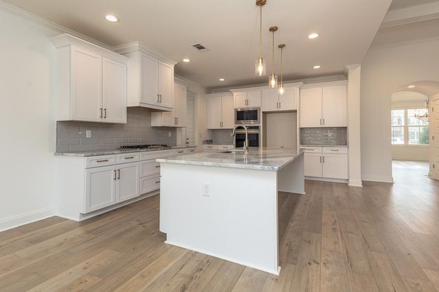 4917 MAPLE WALK DR, Lakeland, TN 38002