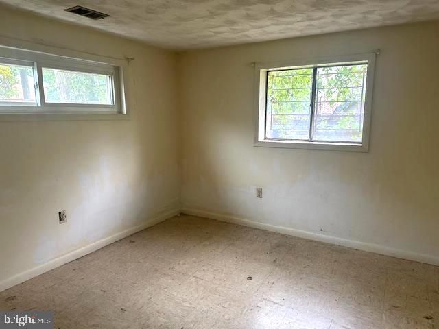 6002 LADD RD, Suitland, MD 20746