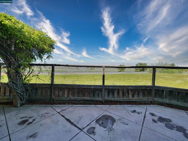 236 Comeabout Circle, Pittsburg, CA 94565