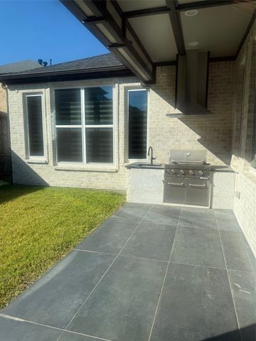 6410 Tuscany Park Drive, Arlington, TX 76016