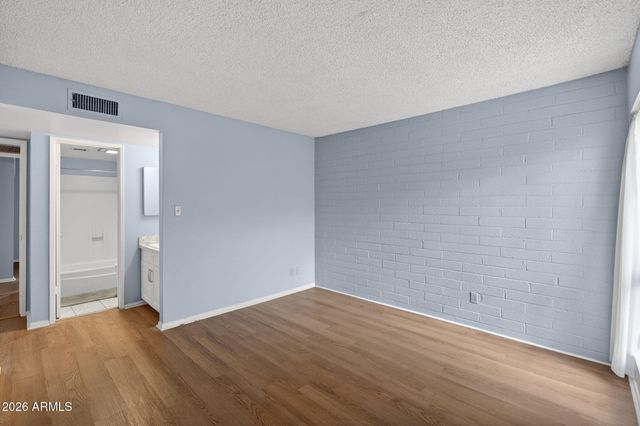 1701 W TUCKEY Lane 206, Phoenix, AZ 85015