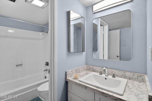 1701 W TUCKEY Lane 206, Phoenix, AZ 85015