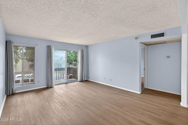 1701 W TUCKEY Lane 206, Phoenix, AZ 85015