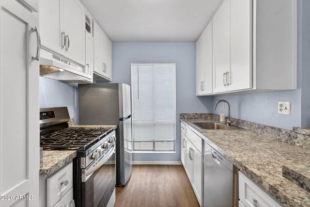 1701 W TUCKEY Lane 206, Phoenix, AZ 85015