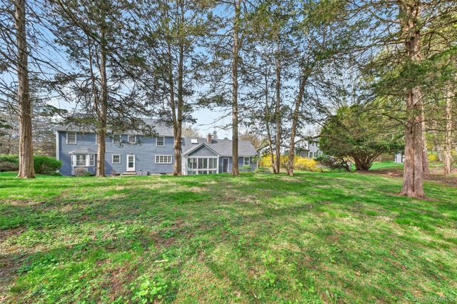 4 Scenic Drive, Poughkeepsie, NY 12603