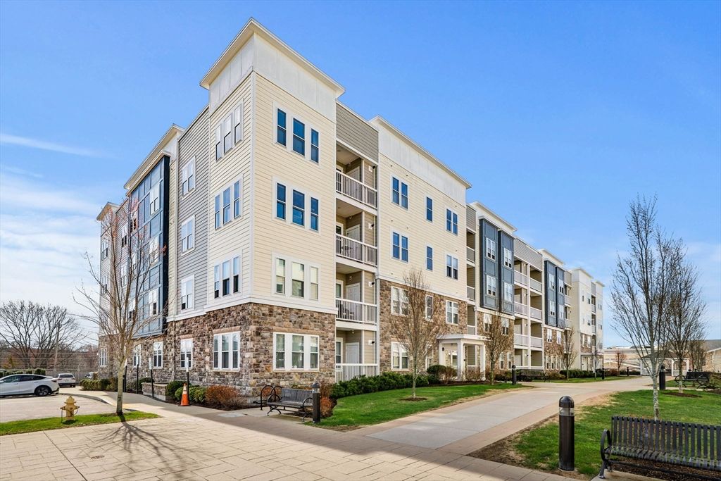 130 University Ave 1312, Westwood, MA 02090