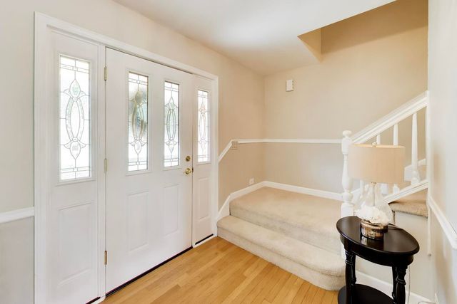 2424 E Miner Street, Arlington Heights, IL 60004