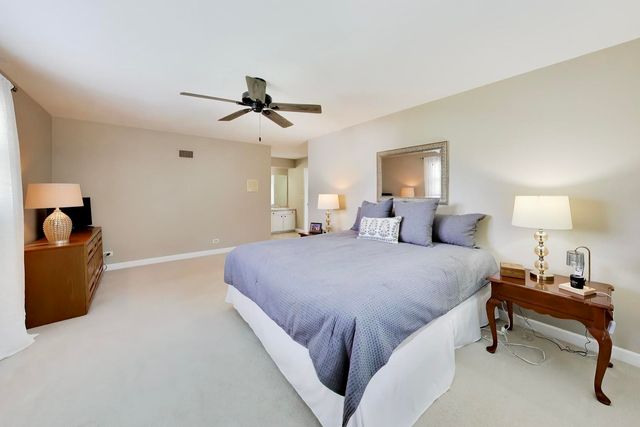 2424 E Miner Street, Arlington Heights, IL 60004