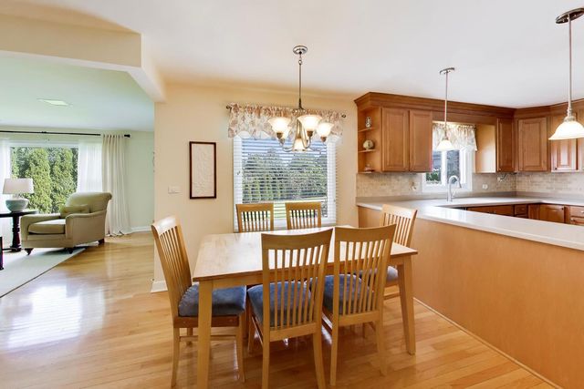 2424 E Miner Street, Arlington Heights, IL 60004