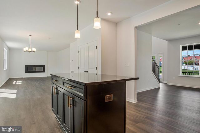 6519 SUITLAND RD, Suitland, MD 20746