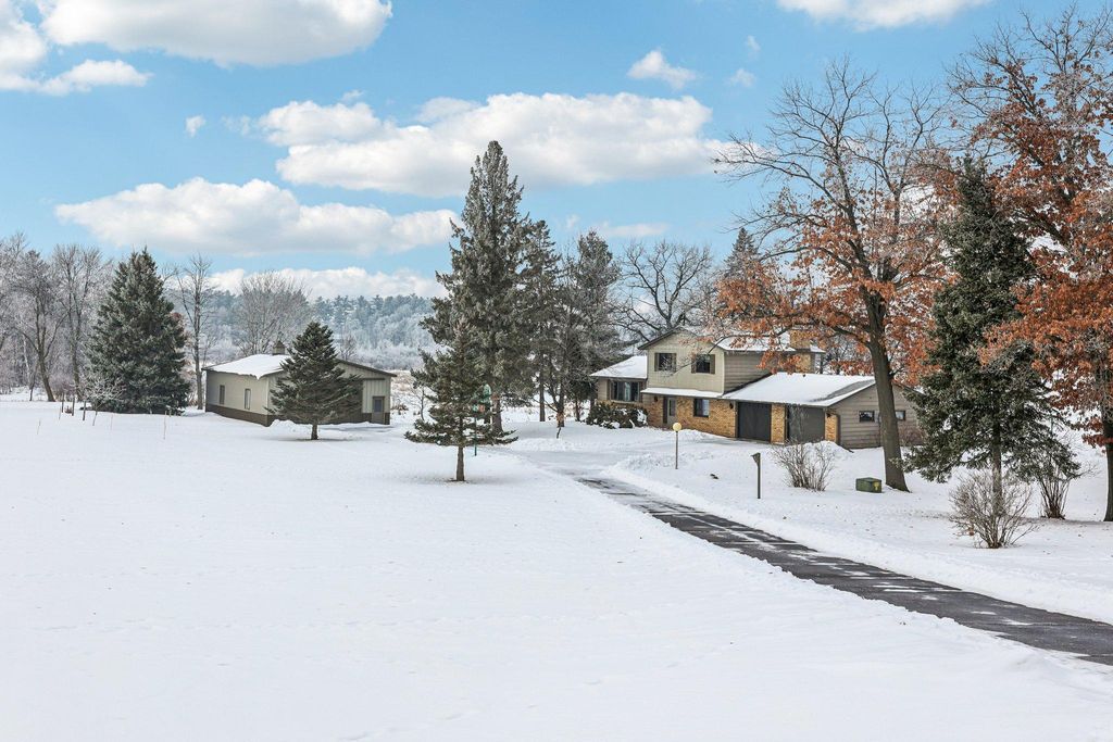 3225 465th Street, Harris, MN 55032