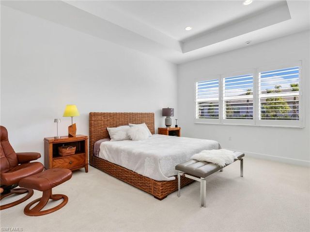 11268 Daphne CT, Naples, FL 34120